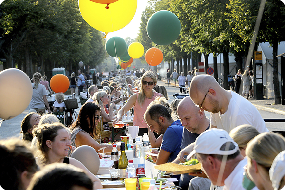 Arrangør, der planlægger et kulturarrangement